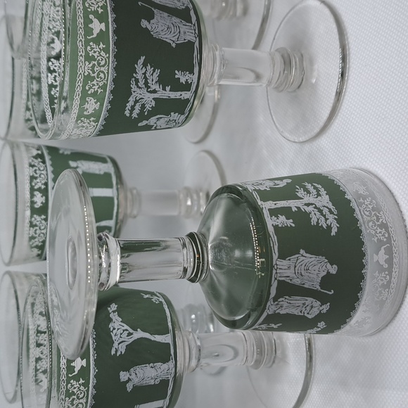 7 Jeanette Hellenic green footed wine glasses - Picture 8 of 8